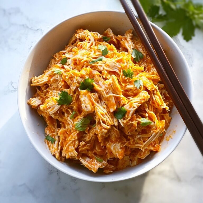 Delicious Slow Cooker Buffalo Chicken: Comfort Food Made Easy Recipe